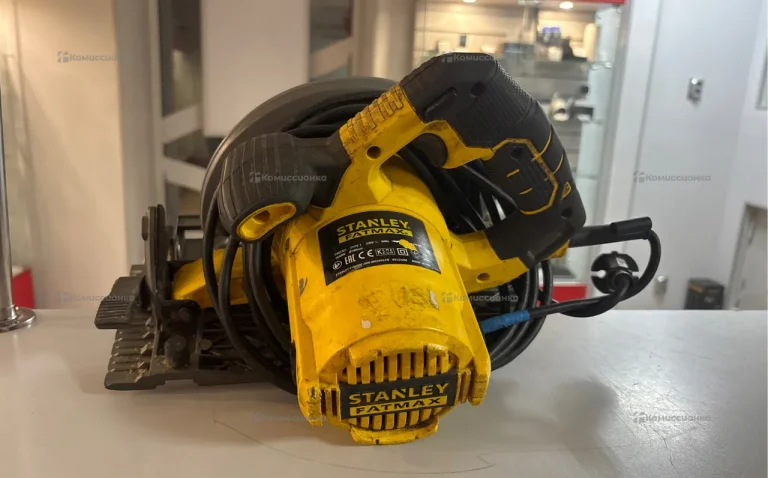 Циркулярная пила Stanley FME301