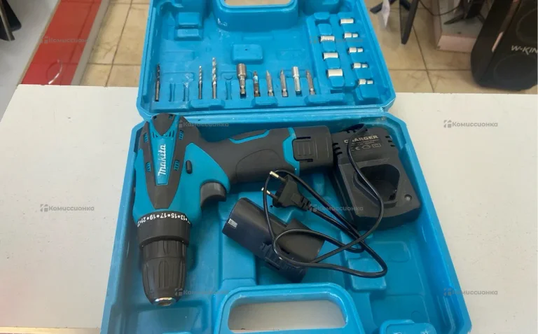 Шуруповерт makita