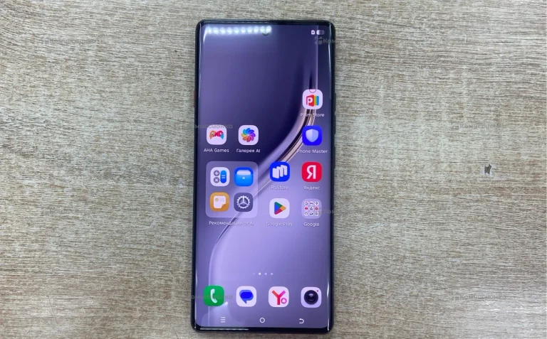 Tecno Camon 40 Pro 8/256 ГБ