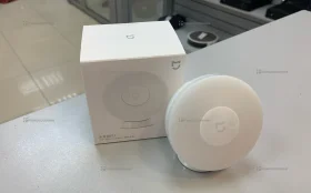 Купить Ночник Xiaomi Yeelight LED Round Plug-In Night Light Sensitive YLYD11YL EU (белый) б/у , в Пермь Цена:490рублей