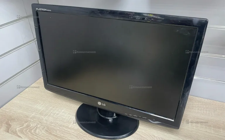 Монитор LG W2043SV