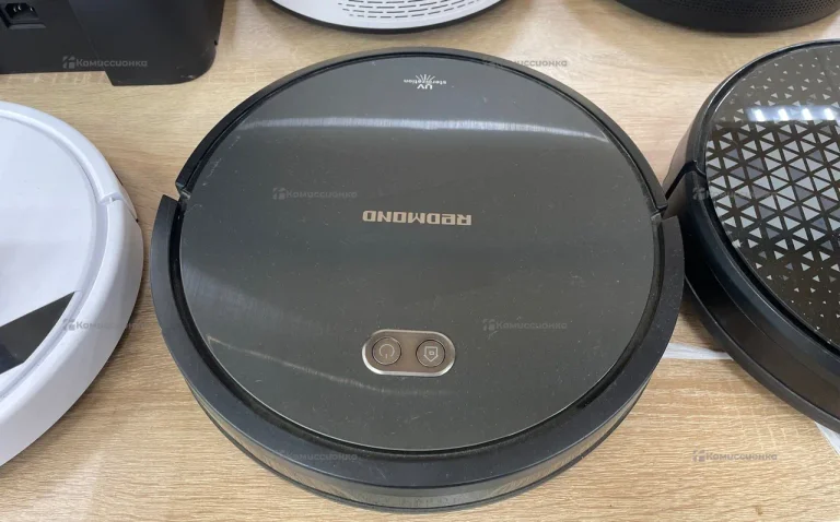 Робот пылесос Redmond RV-650S