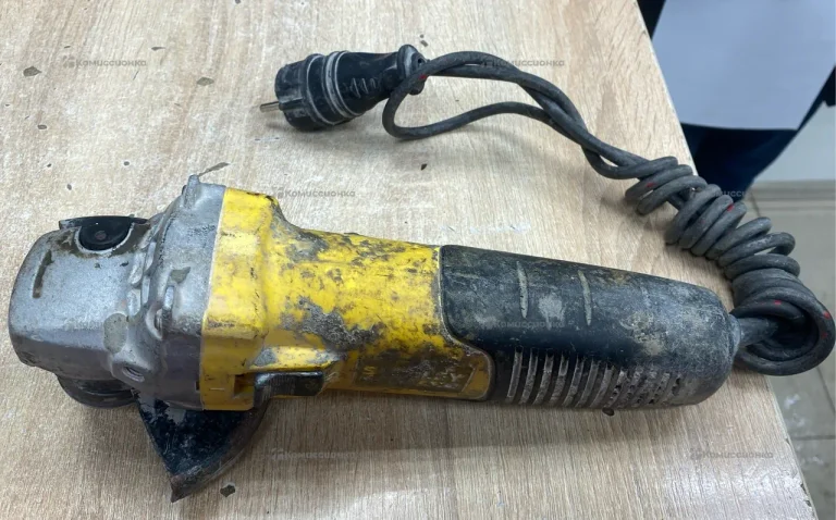 УШМ УШМ Stanley FMEG825