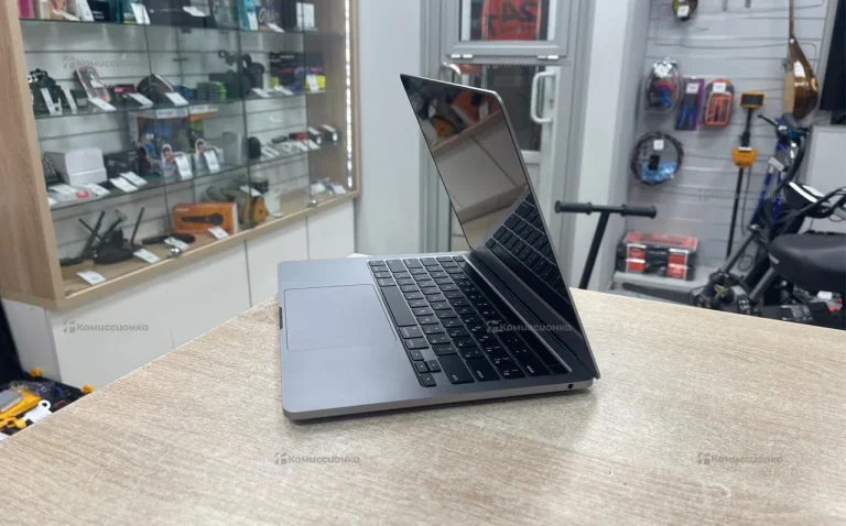 MacBook Pro 13 m2