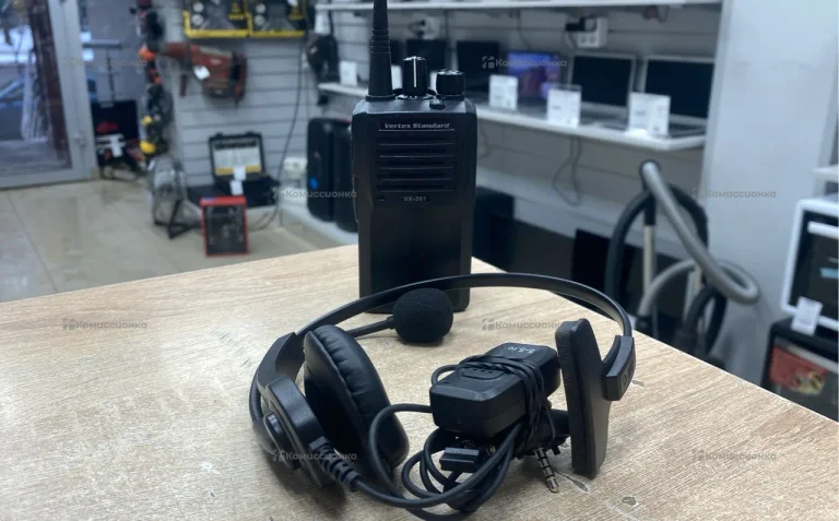 Рация  VX-261-G5-5