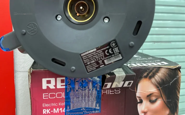 Чайник Redmond RK-M144