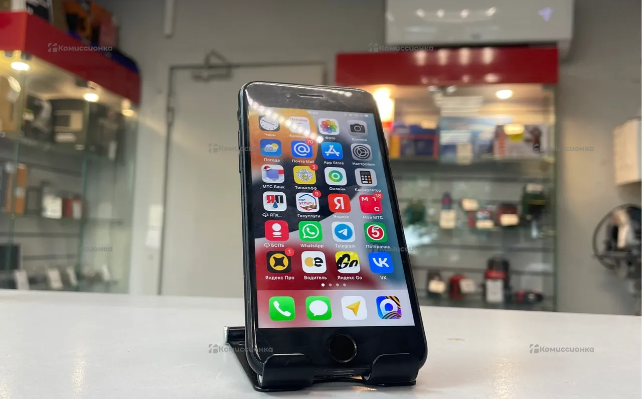 Купить Apple iPhone 7 2/32 ГБ б/у арт. 2031100553217-1 в Санкт