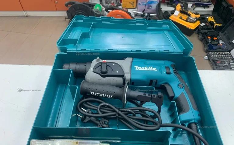 Перфоратор Makita HR2470