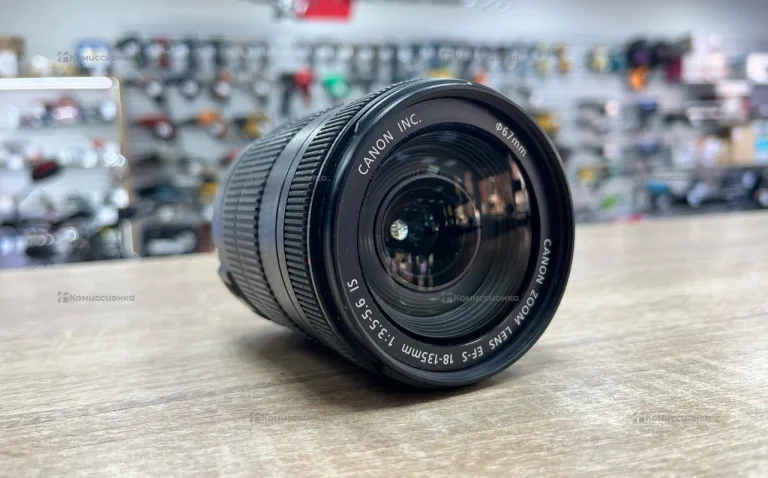 Объектив Canon EFS 18-135mm