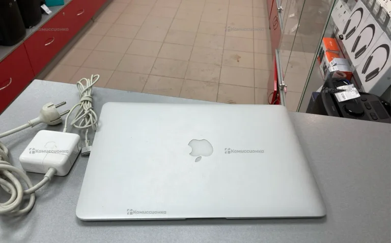 Ноутбук  MacBook Air 2017 A1466