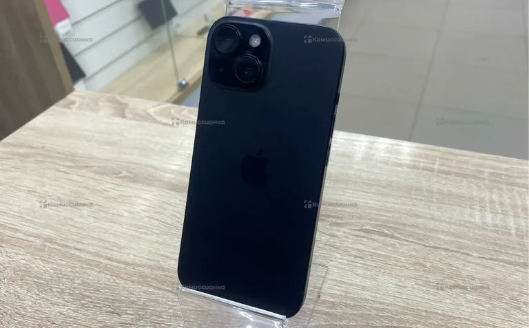Apple iPhone 15 6/128 ГБ