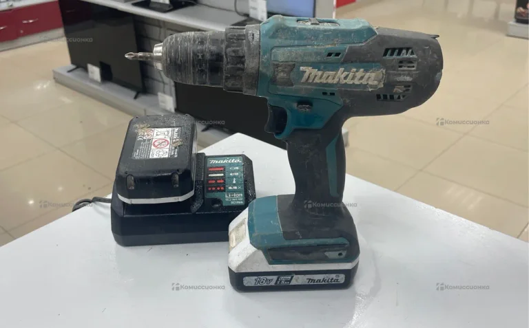Шуруповерт Makita DF488D002