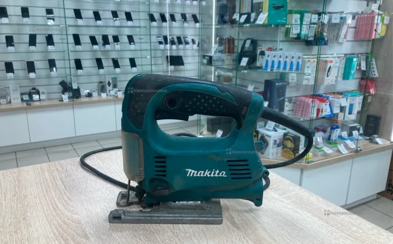 Makita лобзик 4326 / 4329