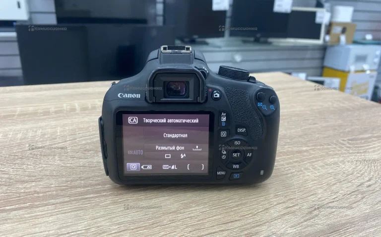 Зеркальный фотоаппарат Canon EOS 600D