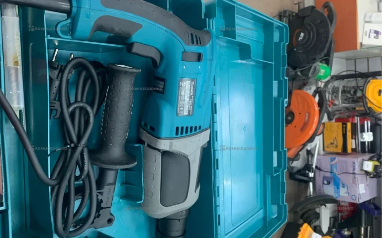 Перфоратор Makita HR2470