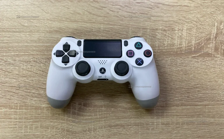 геймпад PlayStation 4