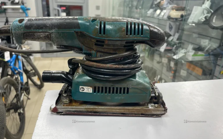 Шлифовальная машина Makita BO3710