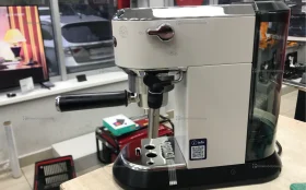 Купить Кофемашина Delonghi DEDICA EC685-W б/у , в Москва и область Цена:8990рублей