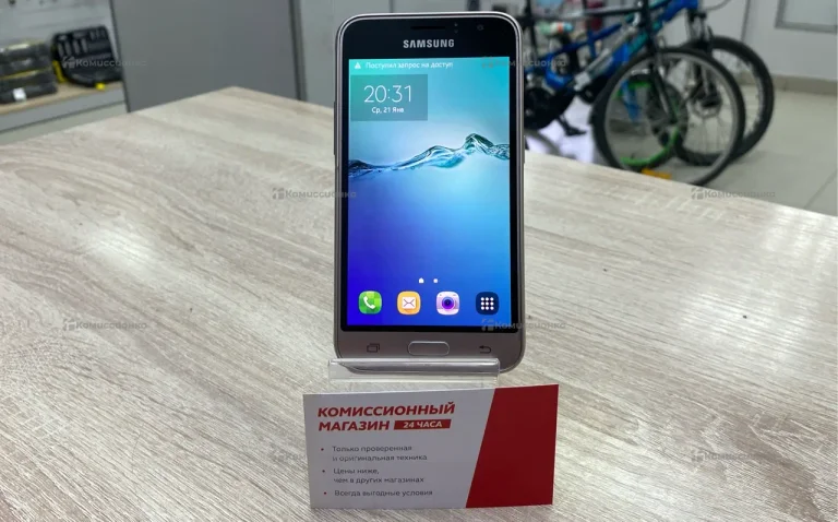 Samsung Galaxy J1 1/8 ГБ