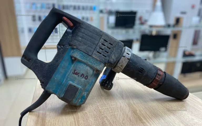 Отбойный молоток makita HM1202C