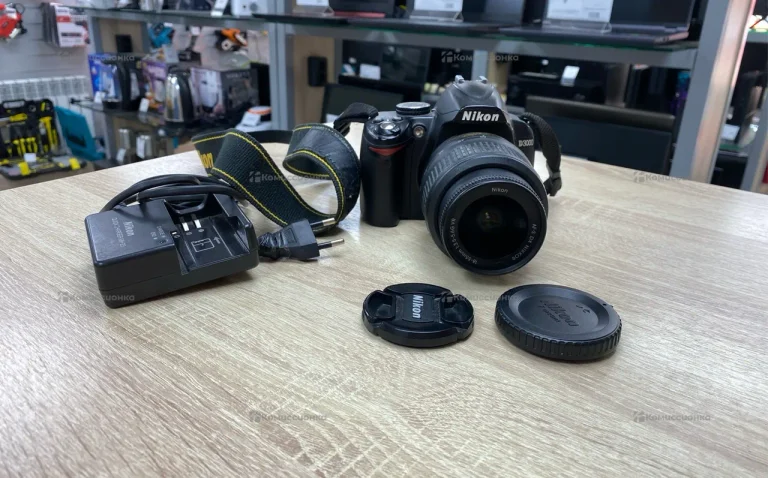 Фотоаппарат  Nikon D3000