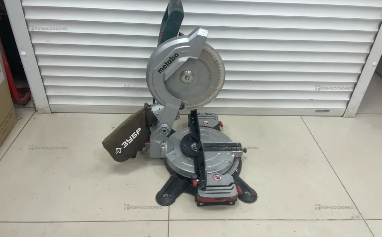 Торцовочная пила Metabo KS216M