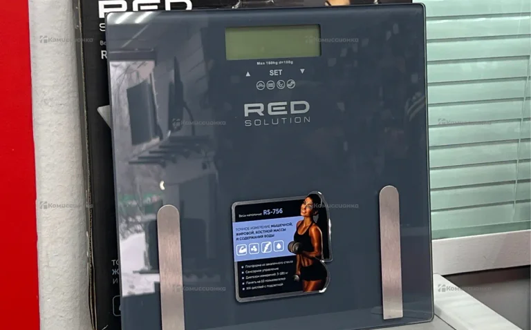 Весы  Redmond Red Solution