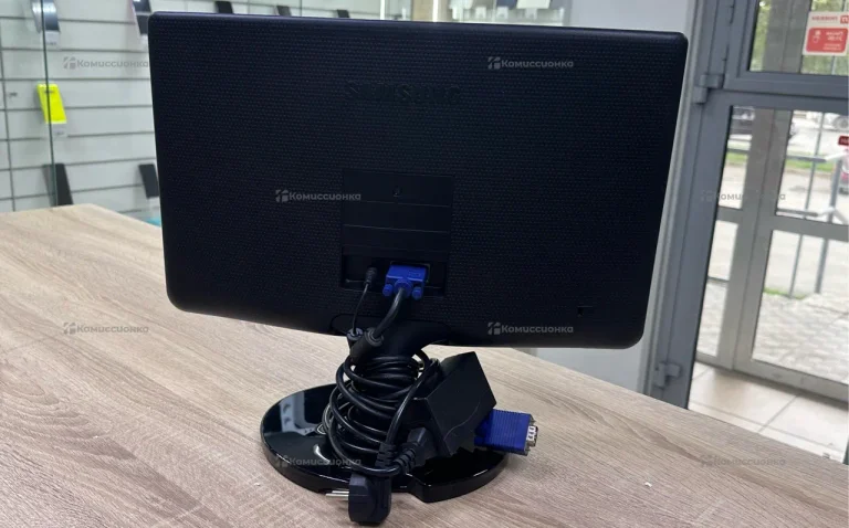 Монитор Samsung SA100 18.5
