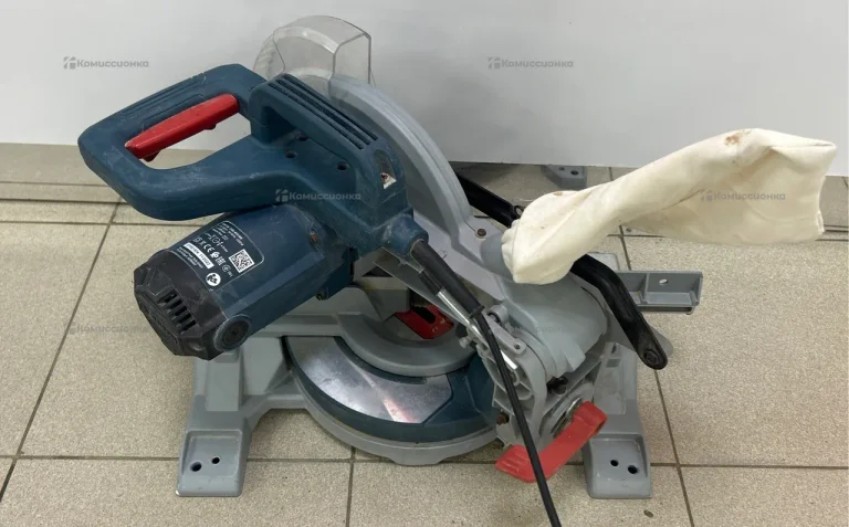 Торцовочная пила Bosch GCM 216