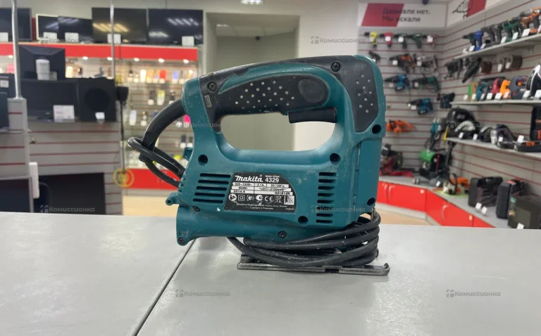 Лобзик Makita 4329