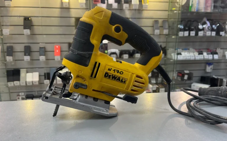 Лобзик Dewalt DWE349