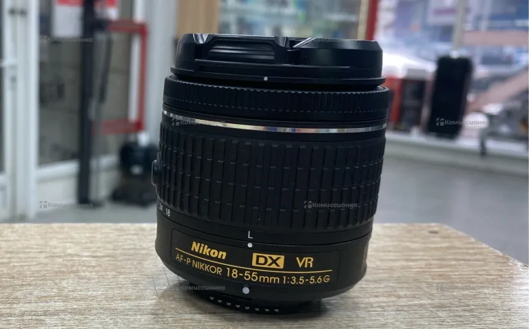 Объектив Nikon DX VR 18-55mm