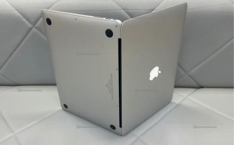 Ноутбук  MacBook Air (13-inch,late 2010)