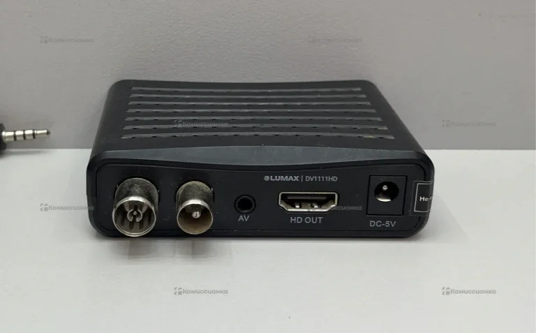 Приставка цифровая LUMAX DV1111HD