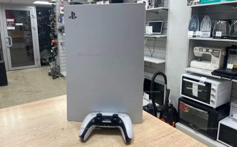 Приставка PS5 с дисководом.
