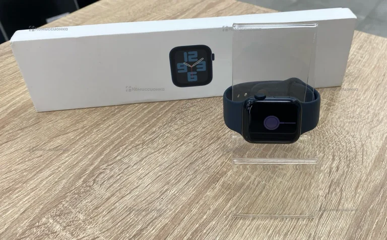 Смарт-часы Apple Watch SE (2nd Gen) 40mm Midnight Aluminum