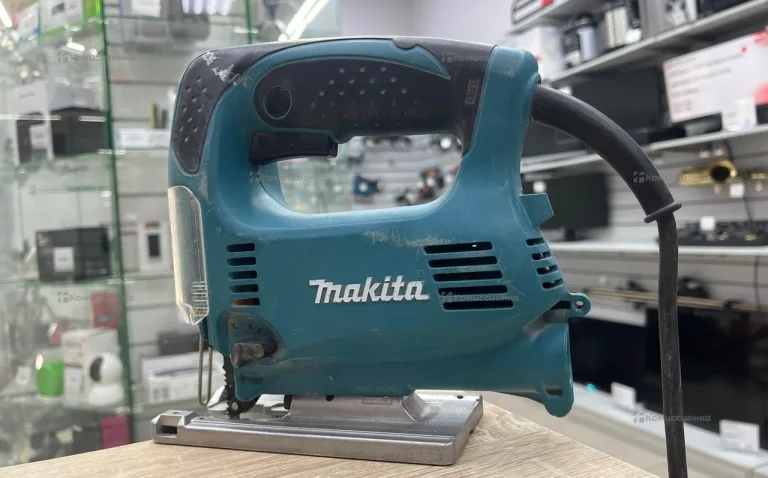 Электролобзик Makita 4329