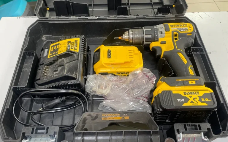Шуруповерт Dewalt DCD791D2