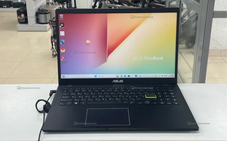 Ноутбук Asus VivoBook R522MA