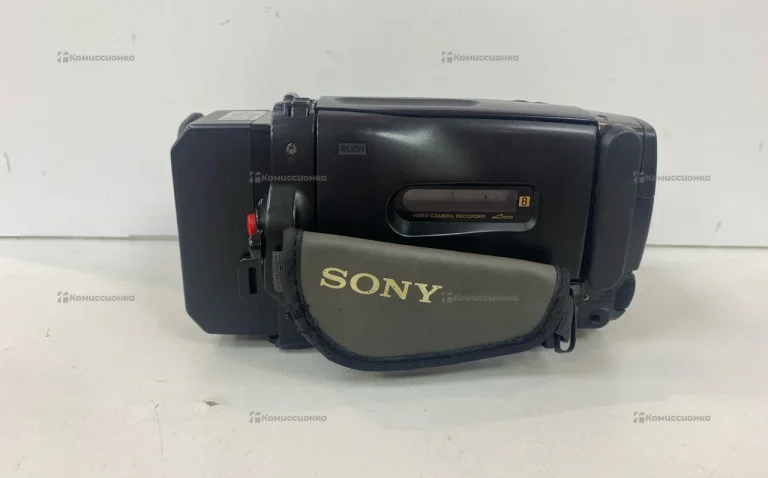 Видеокамера  sony ccd-tr402e