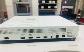 Купить Приставка Microsoft Xbox one s 512gb б/у , в Екатеринбург Цена:10990рублей