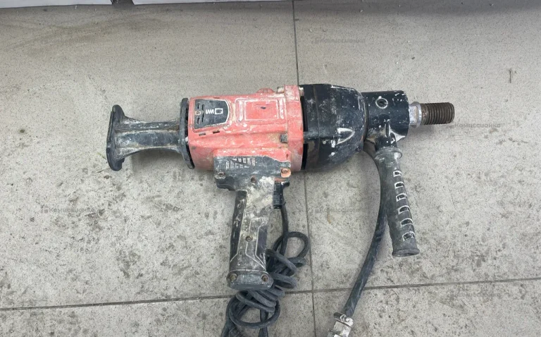 Установка алмазного бурения