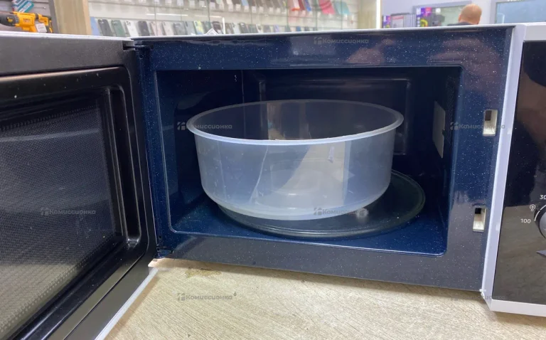 Микроволновая печь Samsung MS23K3614AW