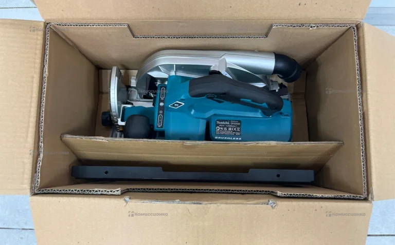 Электропила Makita DHS900Z
