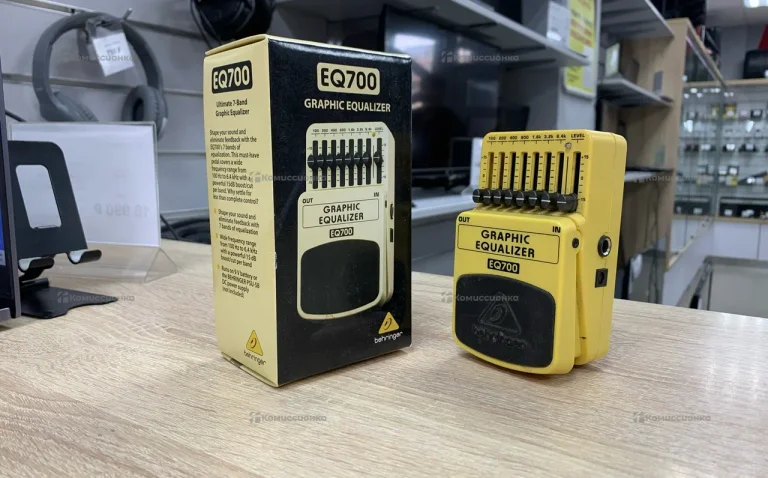 Педаль эффектов Behringer EQ700 Graphic Equalizer