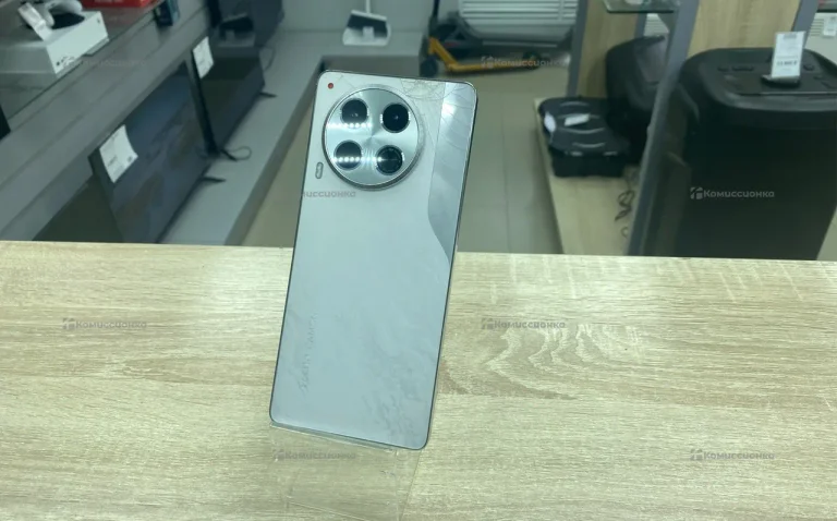 Tecno Camon 30 12/256 ГБ