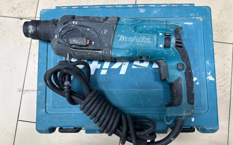 Перфоратор Makita HR2470