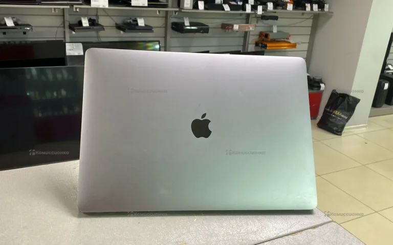 Ноутбук  Apple MacBook Pro 2018