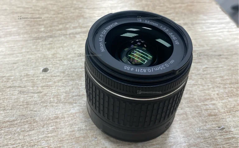 Объектив Nikon DX VR 18-55mm