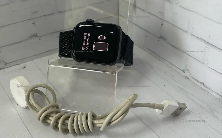 Часы  Applewatch se A2352